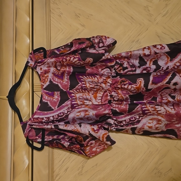 Motherhood Maternity Size Medium Empire Waist Cold Shoulder Top - Picture 5 of 7